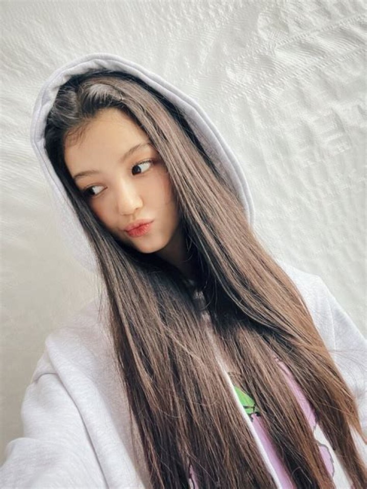 220919 NewJeans Phoning Update Danielle kpopping