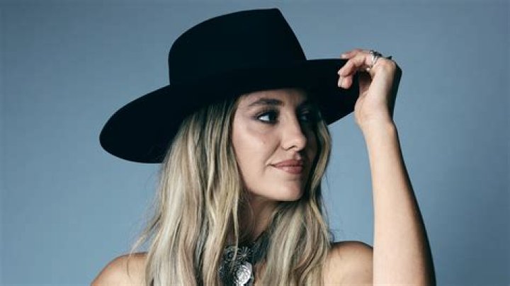 All About Lainey Wilson's Sister Janna Wilson Sadler