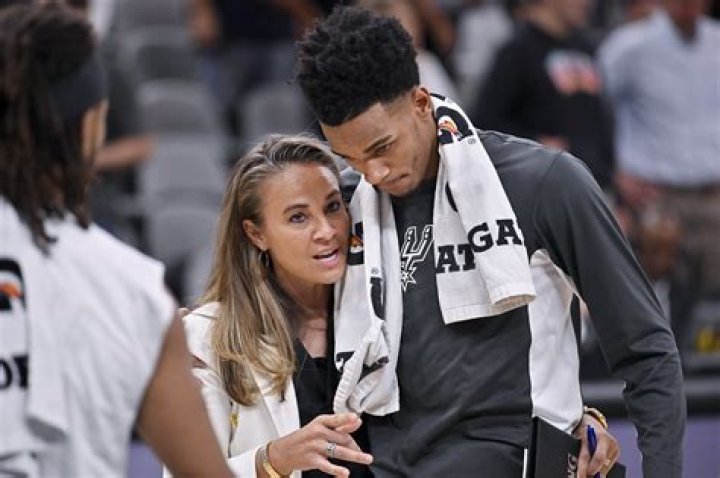 Becky Hammon reportedly interested in Knicks job
