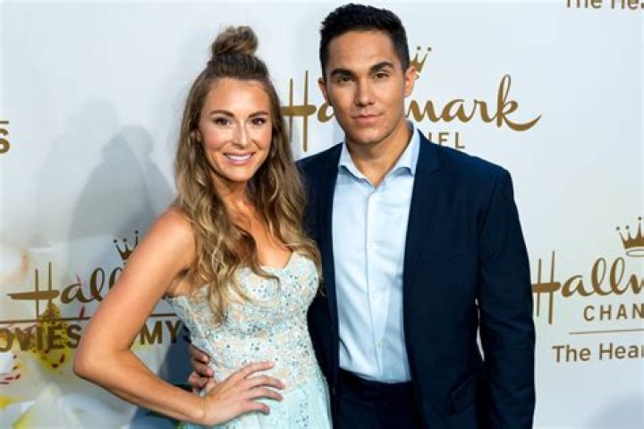Carlos Pena Net Worth, spouse, young children, awards, movies Famous