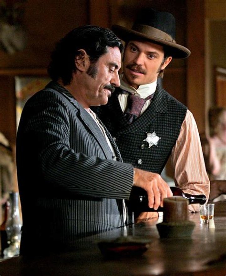 Defined by a Smile and a Drawl (Published 2012) Olyphant, Timothy olyphant, Timothy olyphant