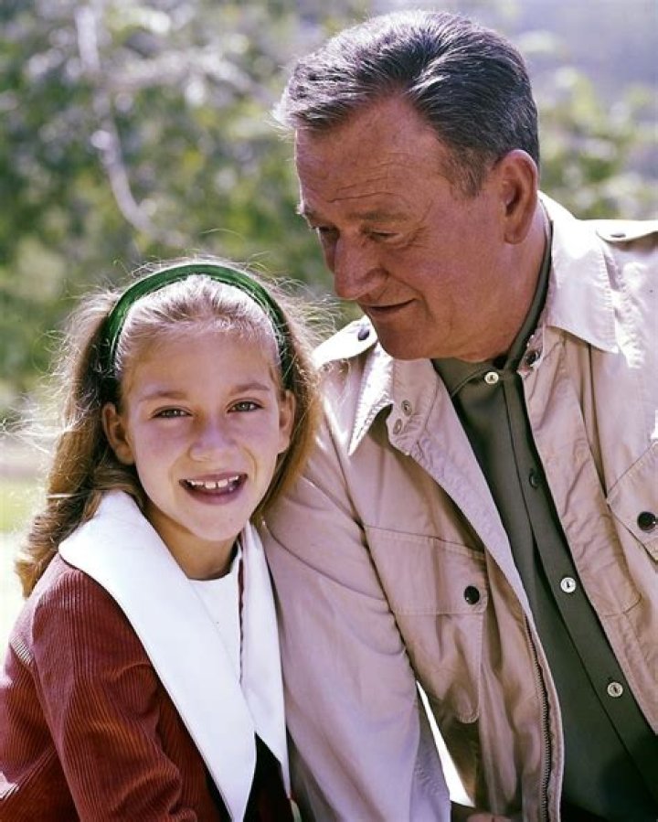 Despite Having 7 Kids, John Wayne Was Buried in Private & His Grave