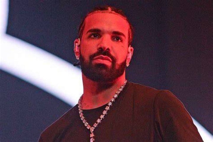 Drake Says He's Ready for Eminem's Diss Track "I Got Something For Him