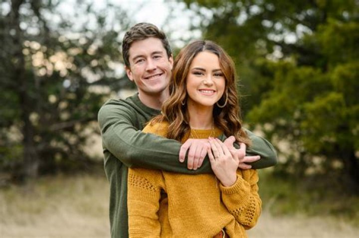 Engagament Shoot Lindsey + Carl Farmhouse