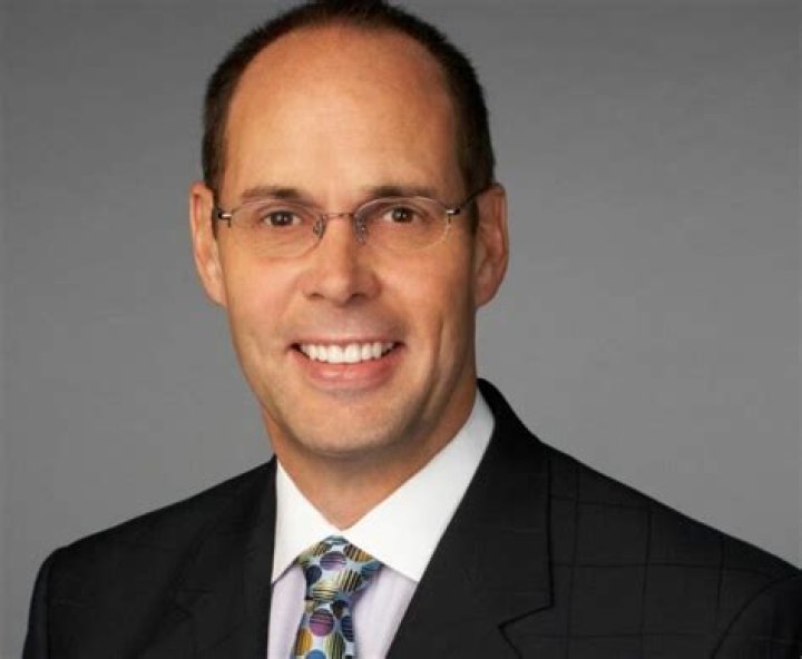 Ernie Johnson Net worth, Age BioWiki, Weight, Wife, Kids 2023 The