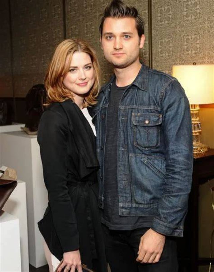 How is Alexandra Breckenridge related to Michael Weatherly? Celebrity