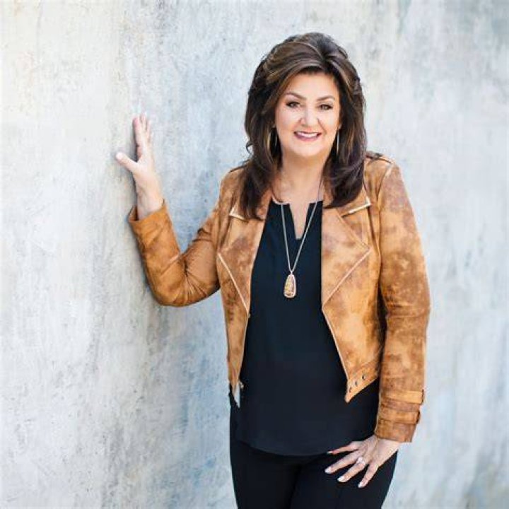 Joni Lamb's Weight Loss After Undergoing Gastric Sleeve Surgery