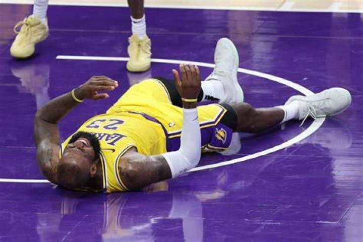 Lakers Notes Flopping In LA, Max Christie, Cam Reddish, Bronny James