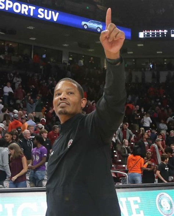 Lamont Paris already hard at work recruiting to turn South Carolina