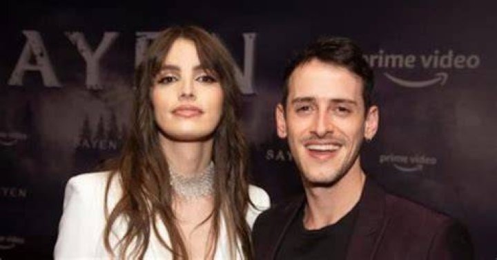 Lux Pascal deslumbra con su elegante look en estreno de &lsquo;Sayen