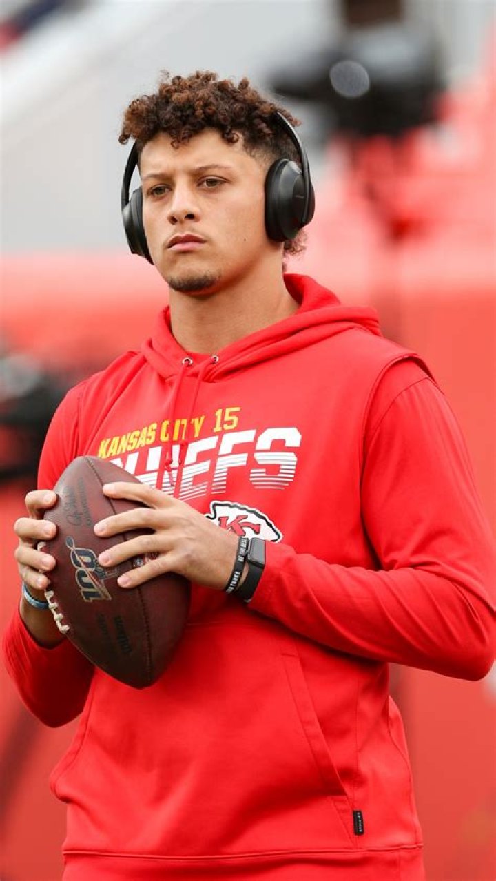 Mahomes listed as questionable for Chiefs&rsquo; game vs Vikings CBS 42