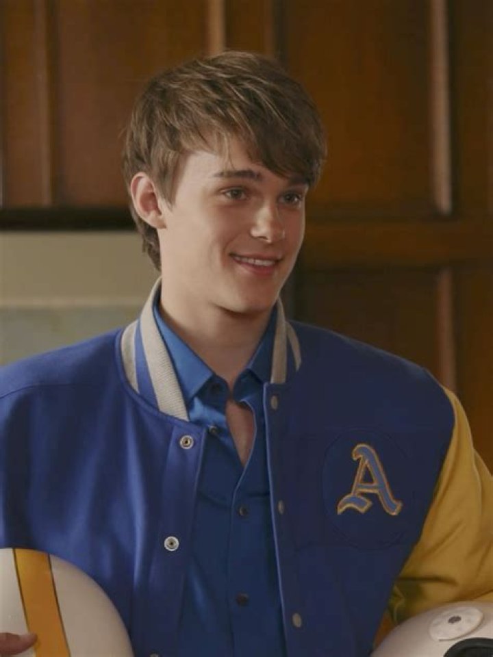 Meet Descendants Star Mitchell Hope's Longtime Girlfriend Tayla