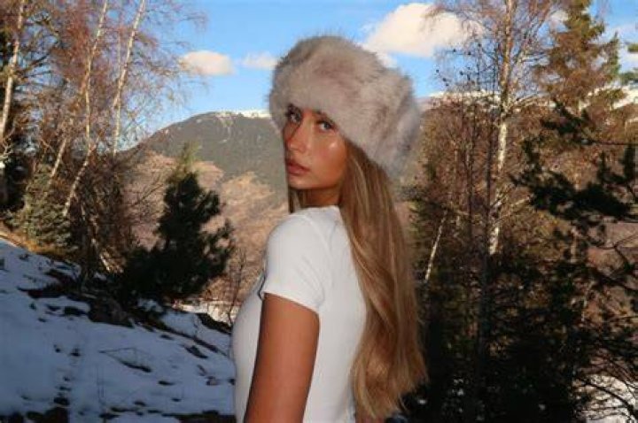 ONLYFANS STAR LILY REVEALS HOW MUCH SHE MAKES INTERVIEW YouTube