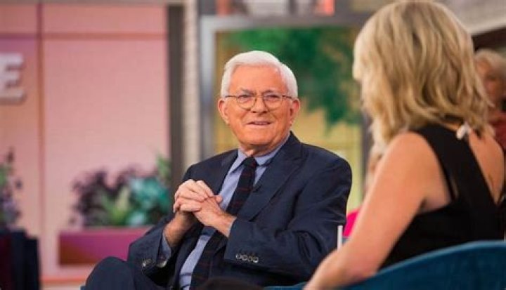 Phil Donahue Net worth, Age Kids, Wife, Weight, BioWiki 2023 The