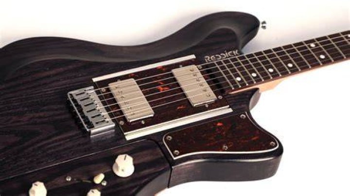 Reddick&rsquo;s groundbreaking modular Voyager guitar gets new Standard and