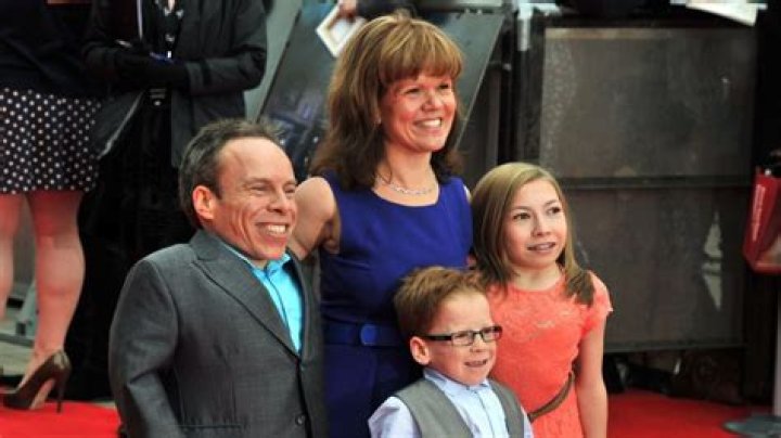 Samantha Davis Bio, Age, Harry Potter, Partner Life to Creative Fun