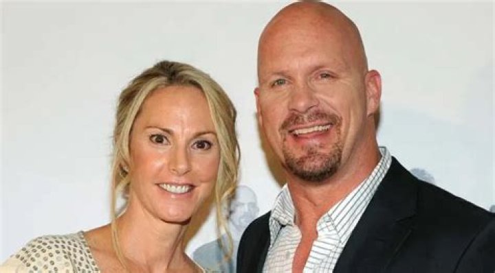 Stone Cold Height, Wife, Age, Weight, and Records Sportitnow