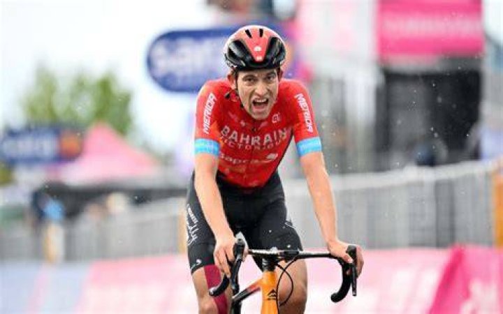 Swiss cyclist dies after fall into ravine during Tour de Suisse
