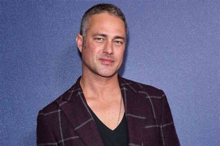 Taylor Kinney on Growing Up With Chicago Fire E! News