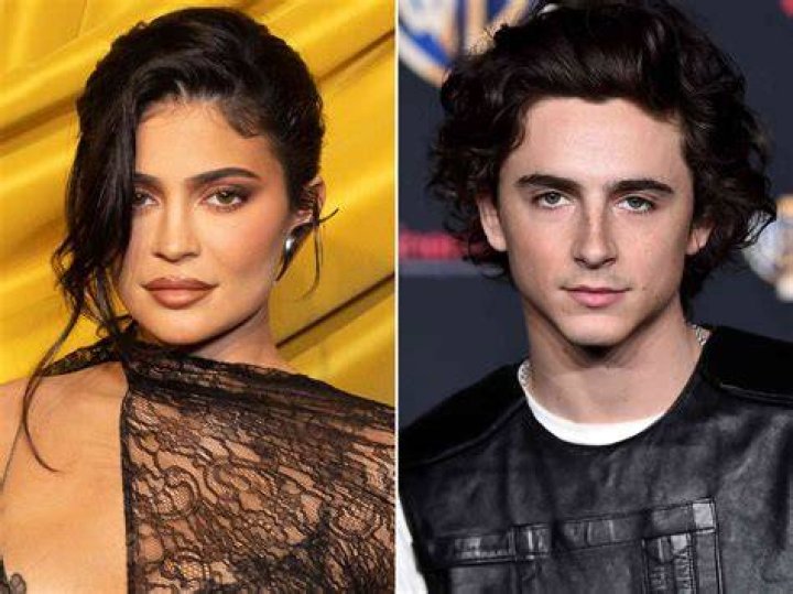 Timothee Chalamet & Kylie Jenner Hold Hands, Kiss, & Look So Happy at