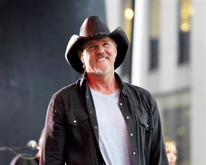 Trace Adkins "I Left Something Turned On At Home" (Official Music Video)
