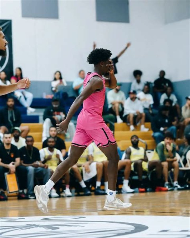 Zaire Wade Wiki 2021 Net Worth, Height, Weight, Relationship & Full Biography. Pop Slider